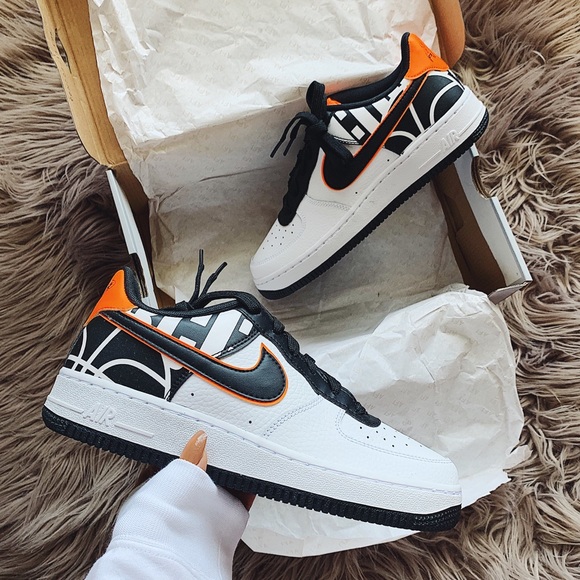 Nike Shoes - Nike air force 1 lv8 sneakers